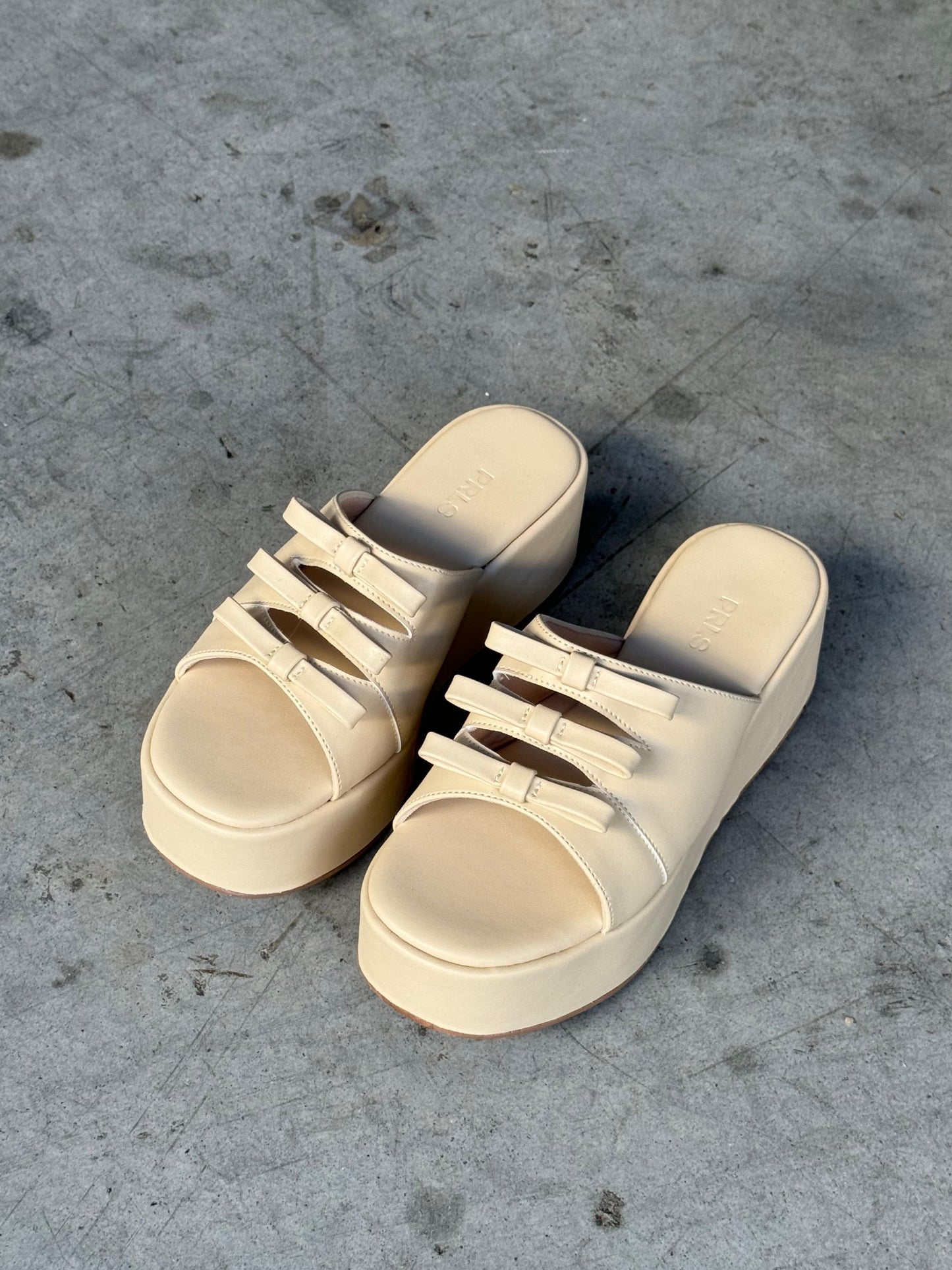 FLATFORM LASSIE