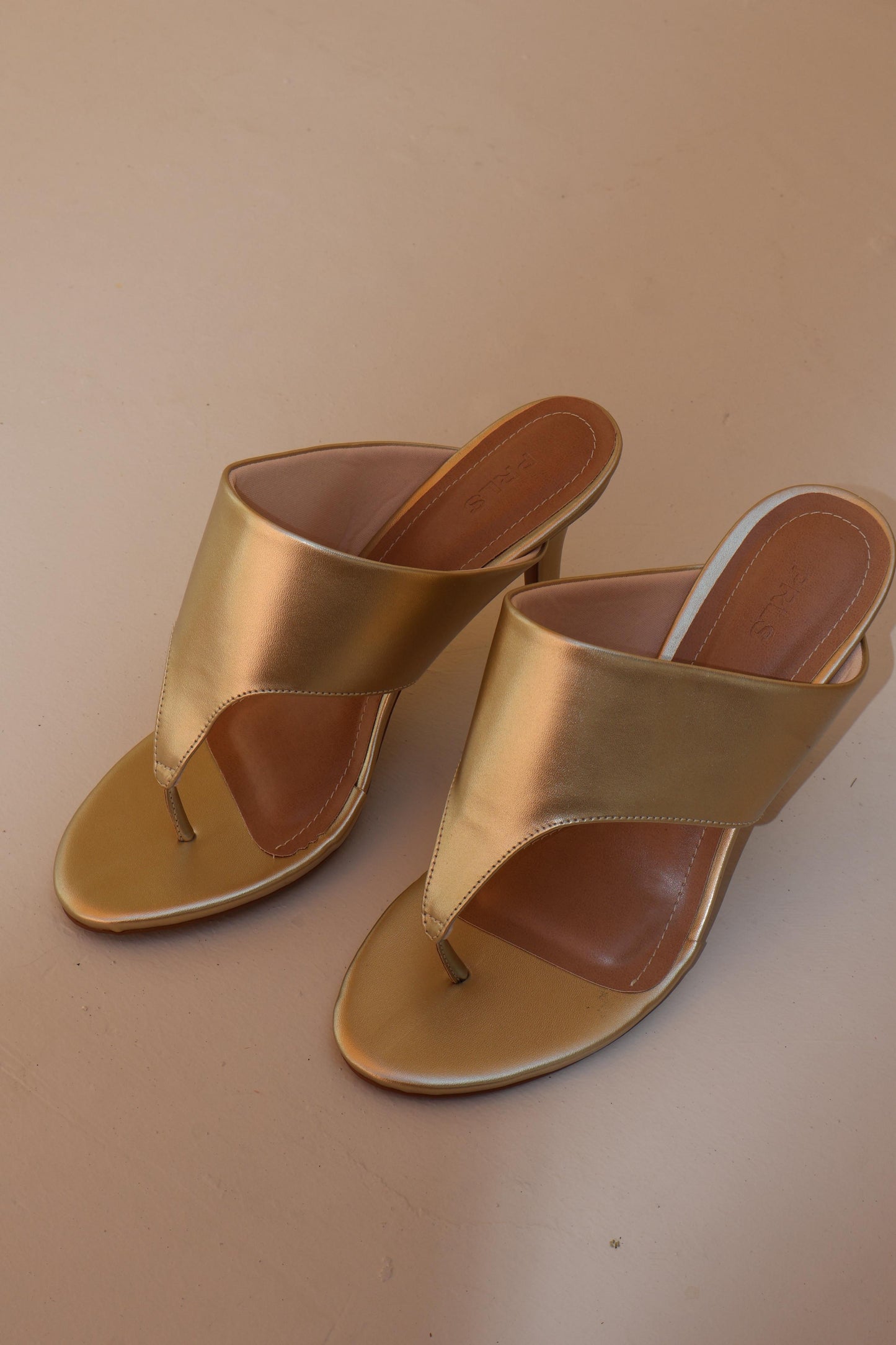 TAM012398-OUROMET-35