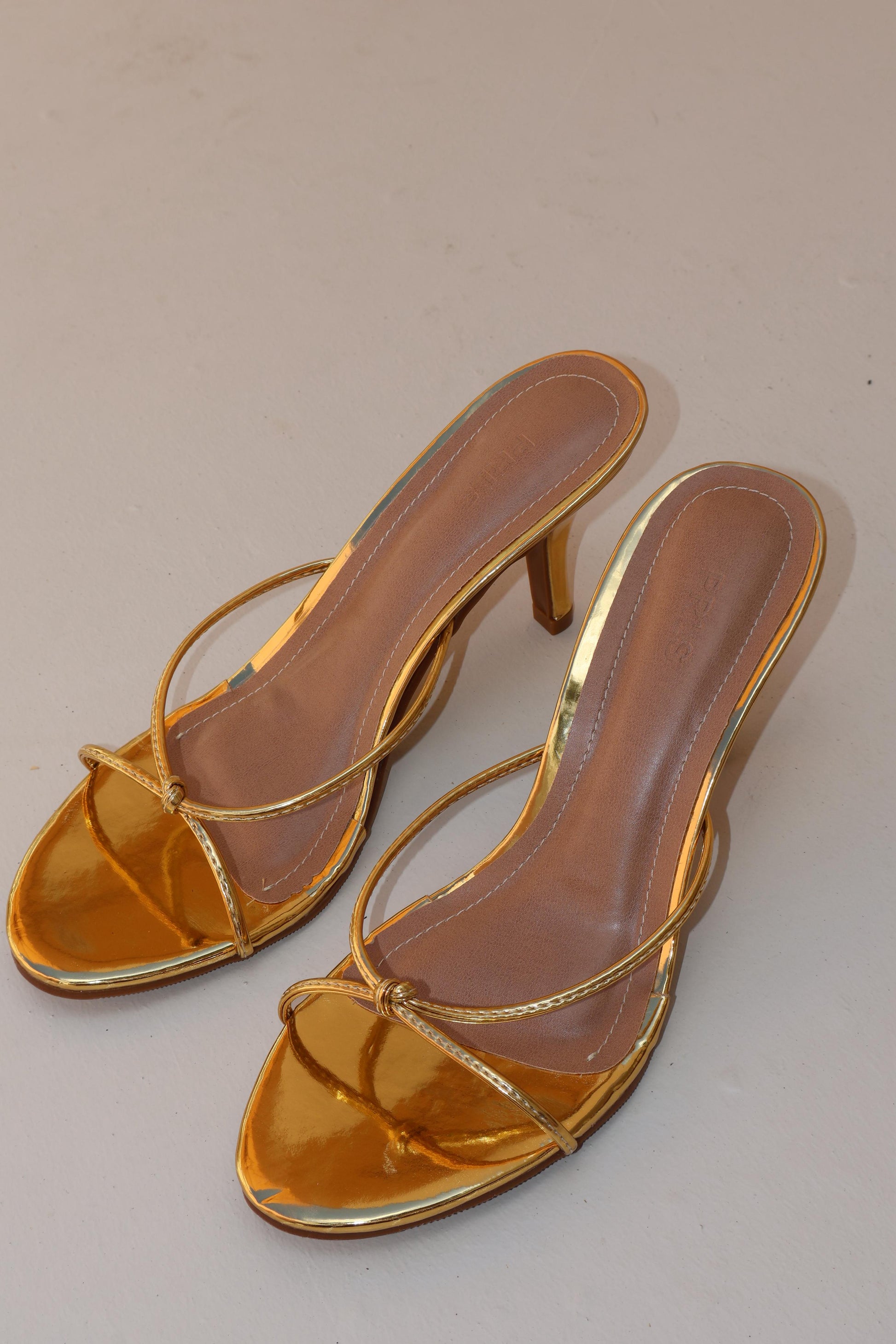 Tamanco Nina PRLS ouro espelhado