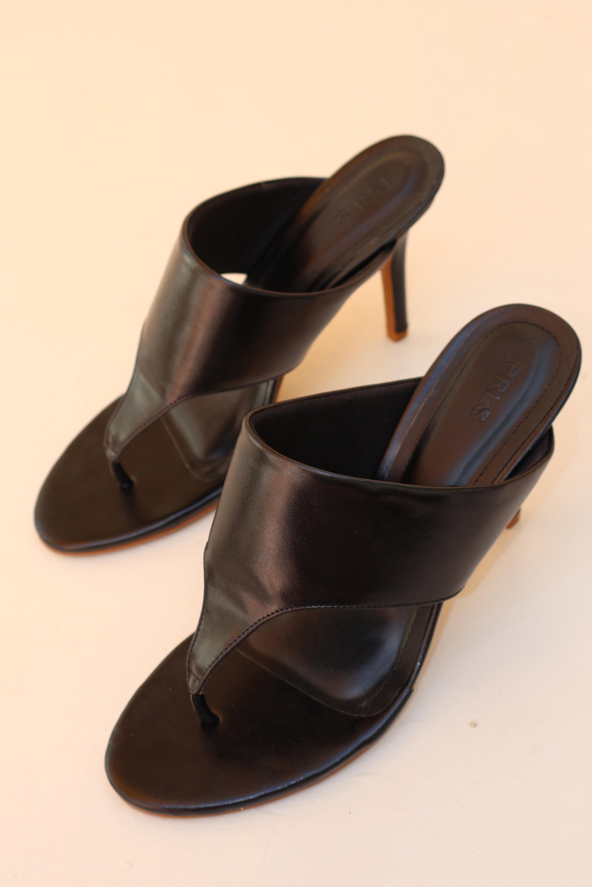Tamanco Zara PRLS - cor preto napa